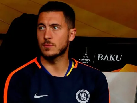 NÓNG: Sarri tiết lộ phản ứng của Hazard khi phải ngồi dự bị