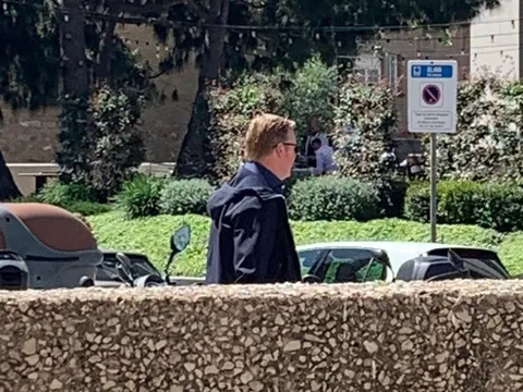 NÓNG: Tân thuyền trưởng đã lộ diện tại bản doanh của Barcelona