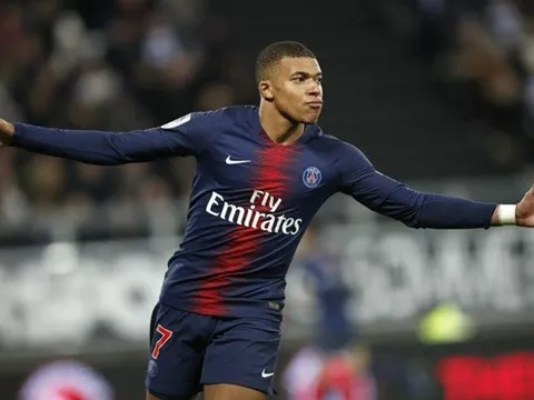 Ở tuổi 20, cầu thủ này xuất sắc hơn cả Cristiano Ronaldo và Lionel Messi