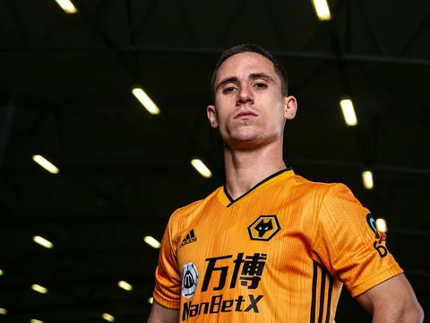 CHÍNH THỨC: Wolves chiêu mộ 'ma tốc độ', hoàn thiện 'đôi cánh thiên thần'