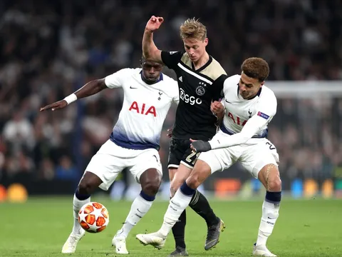 "Ôi Chúa tôi, cầu thủ Tottenham đó kỹ thuật quá tệ"