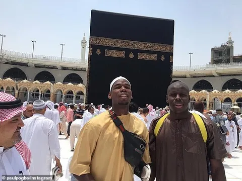 Giữa lùm xùm tương lai, Pogba bất ngờ chia sẻ bí mật về tín ngưỡng bản thân