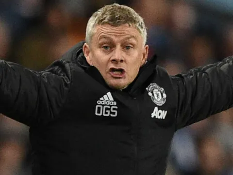 Bị Persie chỉ trích, Solskjaer đáp trả đanh thép
