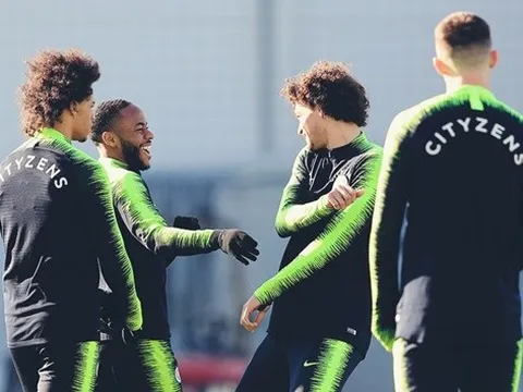 MU vs Chelsea tương tàn, Man City hả hê trên sân tập