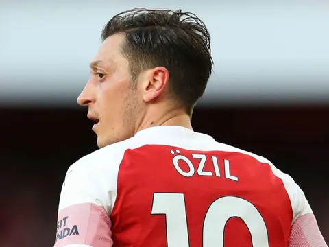 Ozil: "Arsenal không thể giải thích chuyện đang xảy ra"
