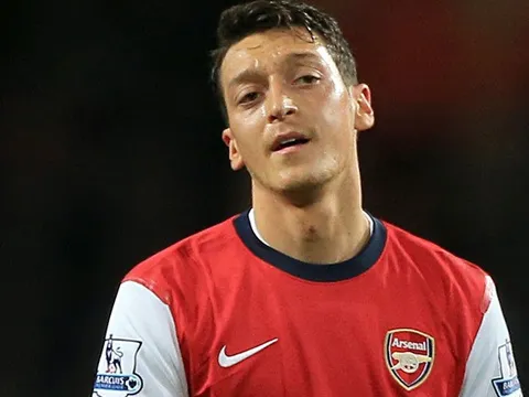 Ozil, Mustafi, Mkhitaryan - Tại sao Arsenal muốn nhưng không thể bán?