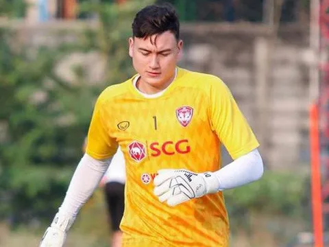 Báo Thái tặng Văn Lâm số điểm trên trung bình trong ngày Muangthong xoá dớp