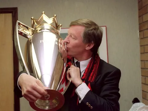 France Football công bố 50 HLV vĩ đại nhất mọi thời đại: Sir Alex chỉ xếp thứ 2