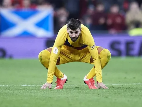 Pique "bay màu", Setien lập tức trao cơ hội cho "vì sao lạ"