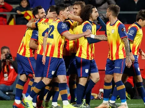 Pique tỏa sáng, tuyển Catalunya thắng đội vừa hạ Argentina của Messi