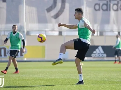 Áp lực thất bại Champions League, Ronaldo và dàn sao Juve tắt nụ cười trở lại Serie A