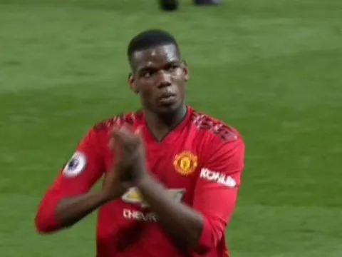 Pogba có hành động bất ngờ tới CĐV M.U sau thất bại ở derby