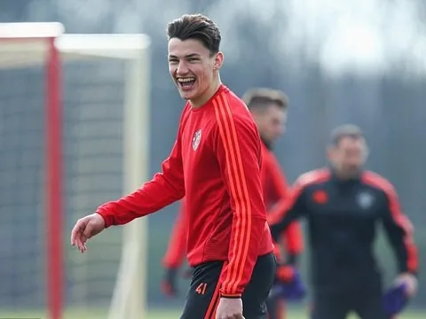 XONG! 'Học trò của Van Gaal' xác nhận chia tay Man Utd