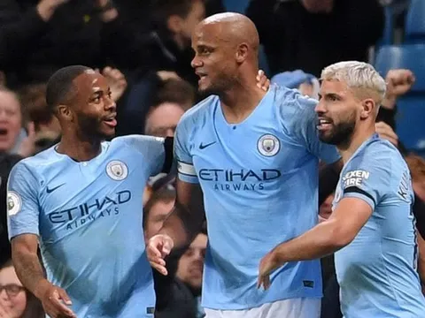 Aguero nói với Kompany: "Đừng sút, không vào được đâu"