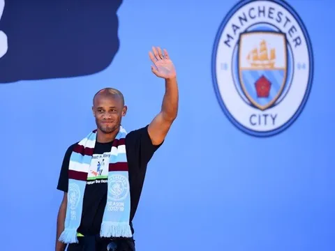 Quá nhanh! Vừa rời Man City, Kompany đã âm mưu 'hút máu' CLB cũ