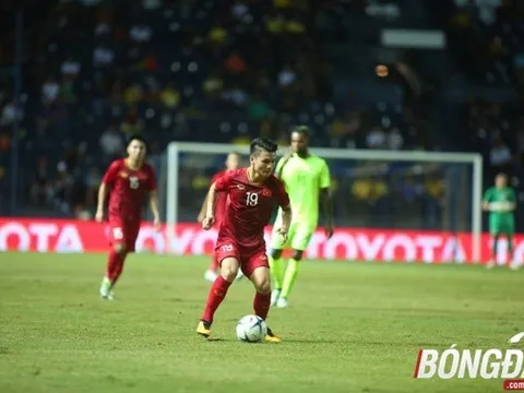 Quang Hải 'tàng hình', BLV Quang Tùng nói 1 lời cực chuẩn