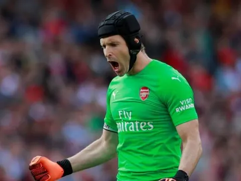 Quên tình nghĩa đi, Chelsea cần xuống tay với "kẻ thù" nếu muốn thắng Arsenal