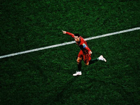 'Quên tuổi tác đi! Ronaldo là 1 con quái vật'