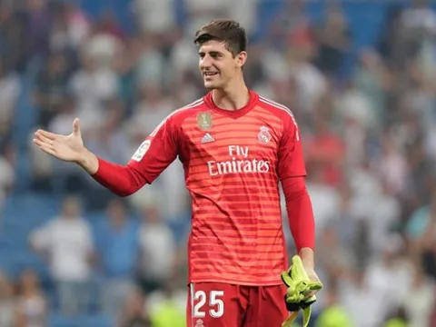 Quyết bám trụ ở Real, Thibaut Courtois bất ngờ lấy lại "bùa may mắn"