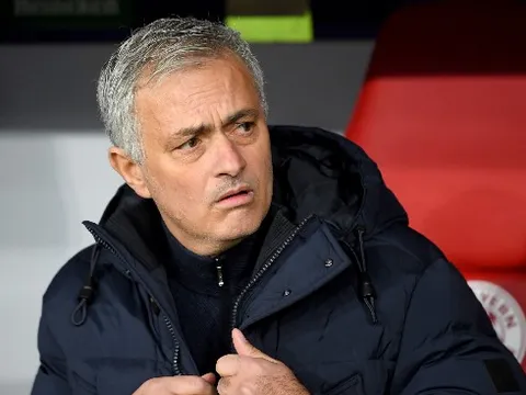 Quyết đón "siêu tiền vệ" 40 triệu, Mourinho nhận lời cảnh báo "kinh hoàng"