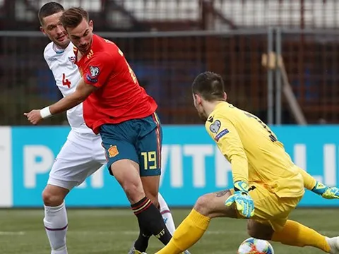 Ra mắt ĐT Tây Ban Nha, sao Napoli nói lời xúc động