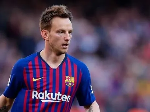 HLV Valverde ra quyết định, Man Utd rộng đường có tiền vệ trong mơ