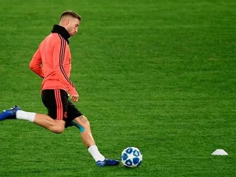 Ramos dở thói "côn đồ" trên sân tập