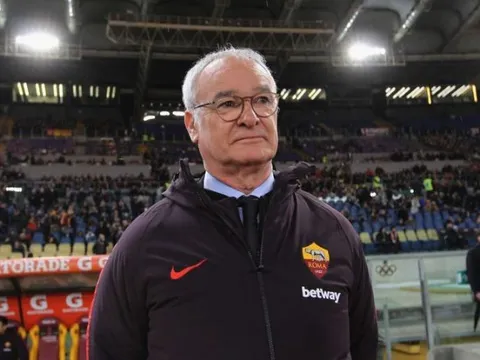 Ranieri đến Olympico và đây là phản ứng của người AS Roma