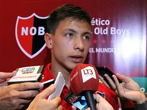 Rất nhanh! Thay De Ligt, Ajax 'săn' trung vệ 21 tuổi, giá 7 triệu euro