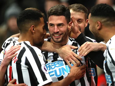 Vì đá tảng Thụy Sỹ, Arsenal và Tottenham "derby bắc London" bên ngoài sân cỏ