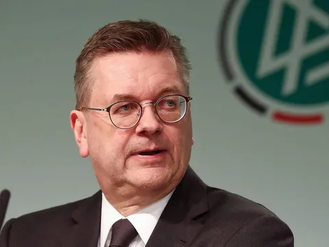 Chủ tịch Liên đoàn bóng đá Đức Reinhard Grindel từ chức