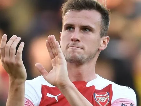 Rob Holding gửi thông điệp tích cực giúp người hâm mộ ấm lòng