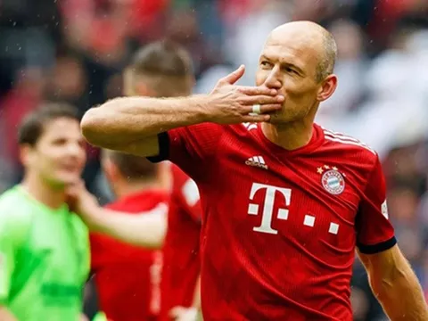 Robben trải lòng đầy xúc động sau 5 tháng trở lại sân cỏ