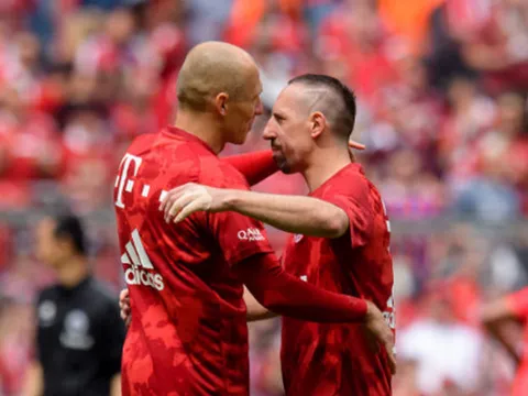 Robbery ghi bàn chia tay, Bayern vô địch Bundesliga lần thứ 7 liên tiếp