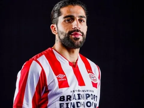 CHÍNH THỨC: AC Milan đẩy mục tiêu cũ của Man Utd sang Hà Lan