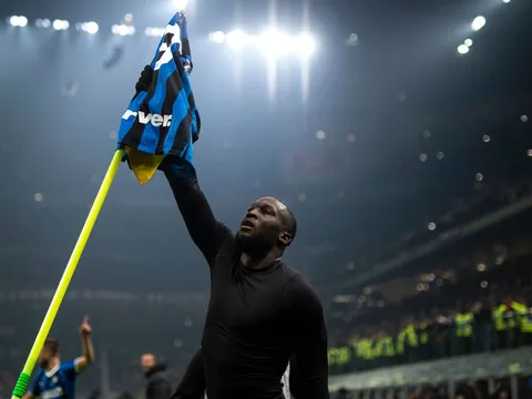 Lukaku 'soán ngôi' Zlatan sau trận derby Milan