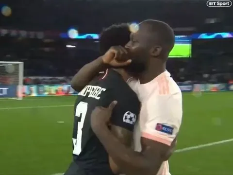 Choáng với lời Lukaku nhắn gửi Kimpembe sau trận thắng PSG