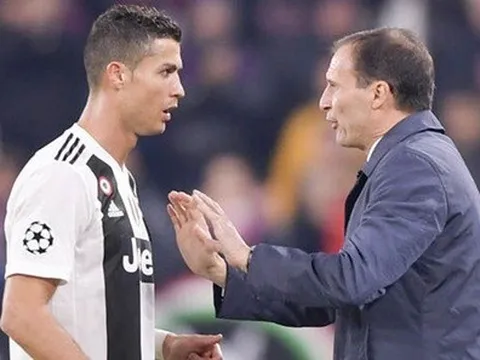 Ronaldo nổi giận với HLV Allegri trong trận thắng Napoli