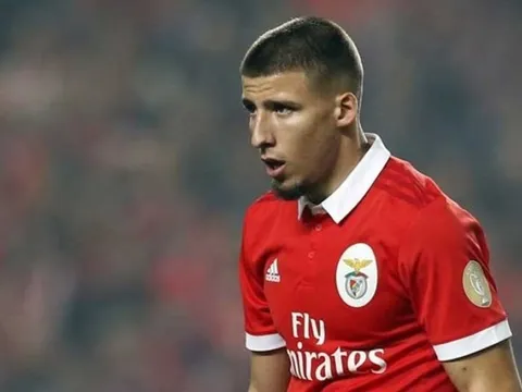 Bất ngờ! Tân binh đầu tiên của Man Utd là trung vệ 22 tuổi, giá 52 triệu bảng