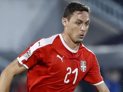 Rút lui khỏi đội tuyển, sao Man United bất ngờ có mặt ở London