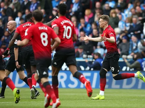 Roy Keane: Man Utd cần xây lại hàng thủ, cậu ấy không có đủ sự chắc chắn