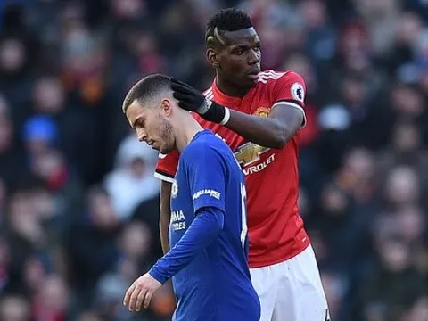 Lukaku căng thẳng trong khi đối thủ thong dong trên sân Old Trafford