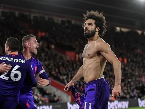 Salah tạo ra cú lừa đỉnh cao khi ăn mừng bàn thắng của Liverpool