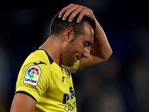 Cazorla òa khóc khi sút hỏng phạt đền, đẩy đội nhà vào nhóm xuống hạng