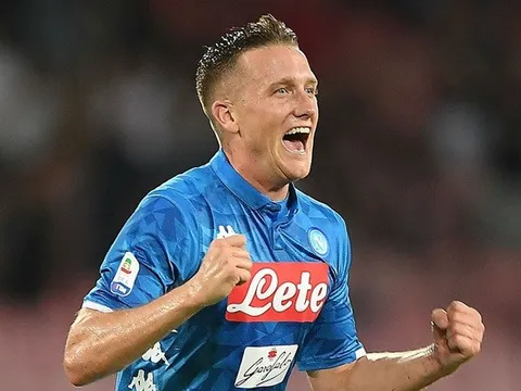 "Sao 60 triệu euro" người Ba Lan mang tin buồn đến cho Premier League