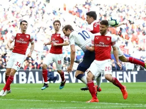 Sao Arsenal bị chỉ trích: "Cậu ta là chúa tể của những sai lầm ngu ngốc"