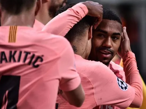 Sao Barca bất ngờ tố giác "tật xấu" của đồng đội