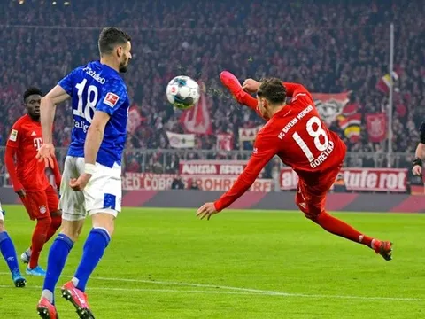 Sao Bayern lập siêu phẩm  "cắt kéo" như Ibrahimovic, NHM bấn loạn trên mạng xã hội