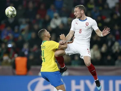 Sao đang lên của Premier League chấp nhận chơi trội hòng ghi điểm trước Tite