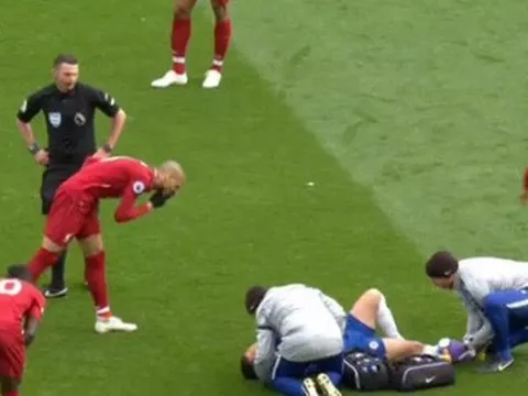 Sao Liverpool gặp họa vì "chơi dơ" với Hazard